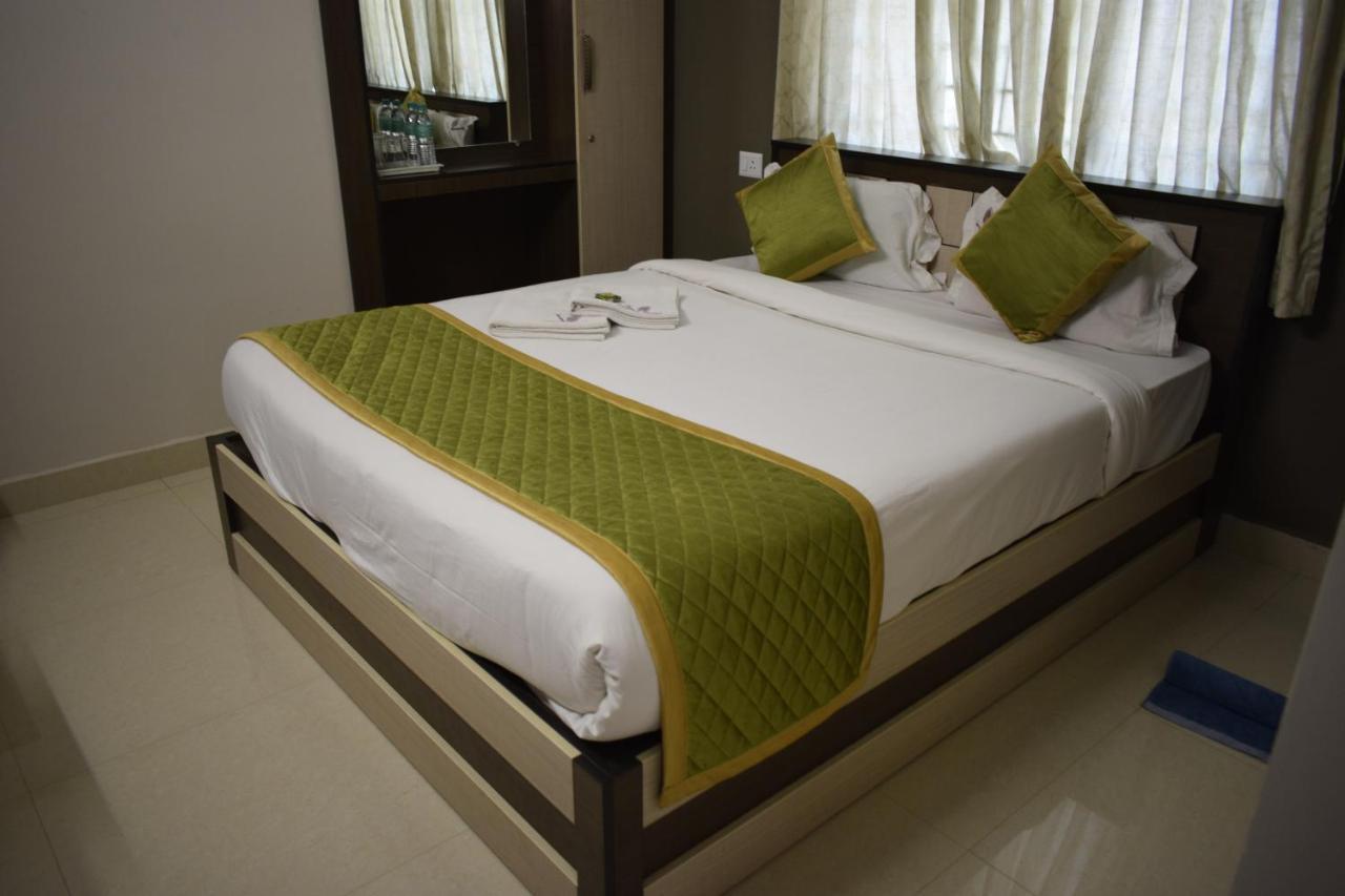 Viswa Residency By Azalea Hotel Madurai Exterior photo