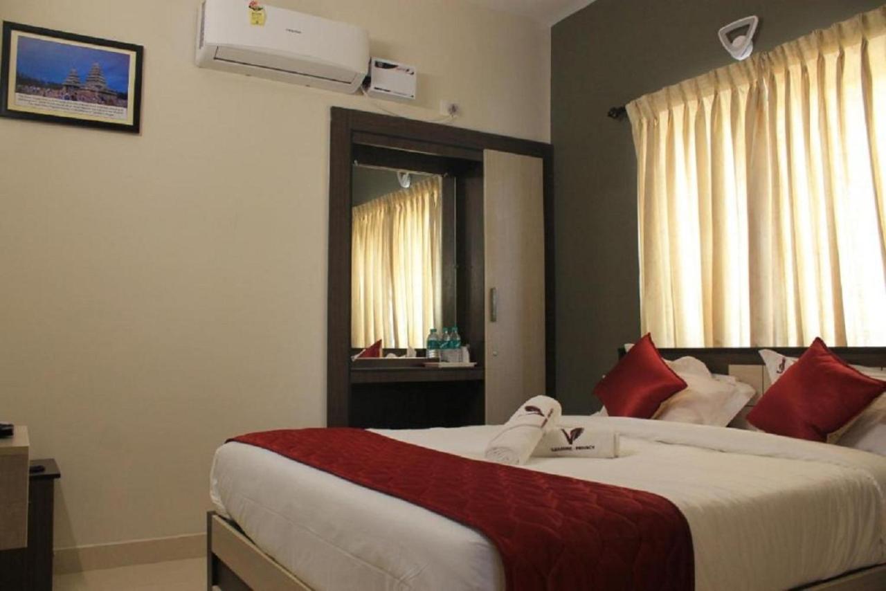 Viswa Residency By Azalea Hotel Madurai Exterior photo